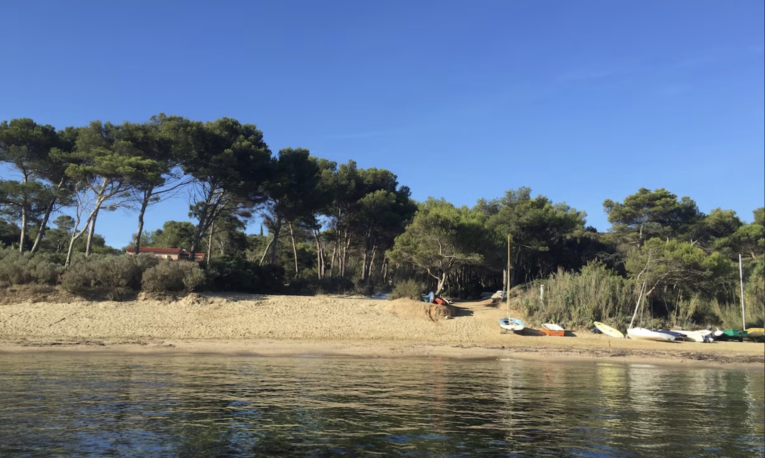 Plage des Cigales dans la baie du Gau